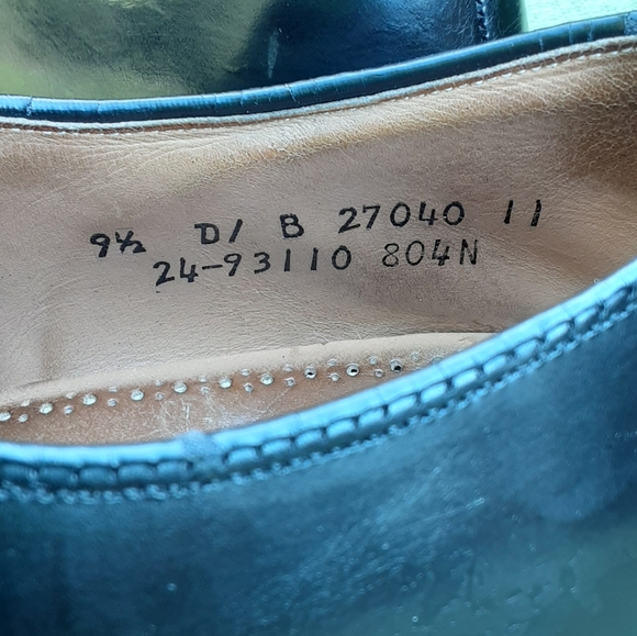 Johnston & Murphy Black Leather Dress Shoe size 9.5. - Picture 11 of 11